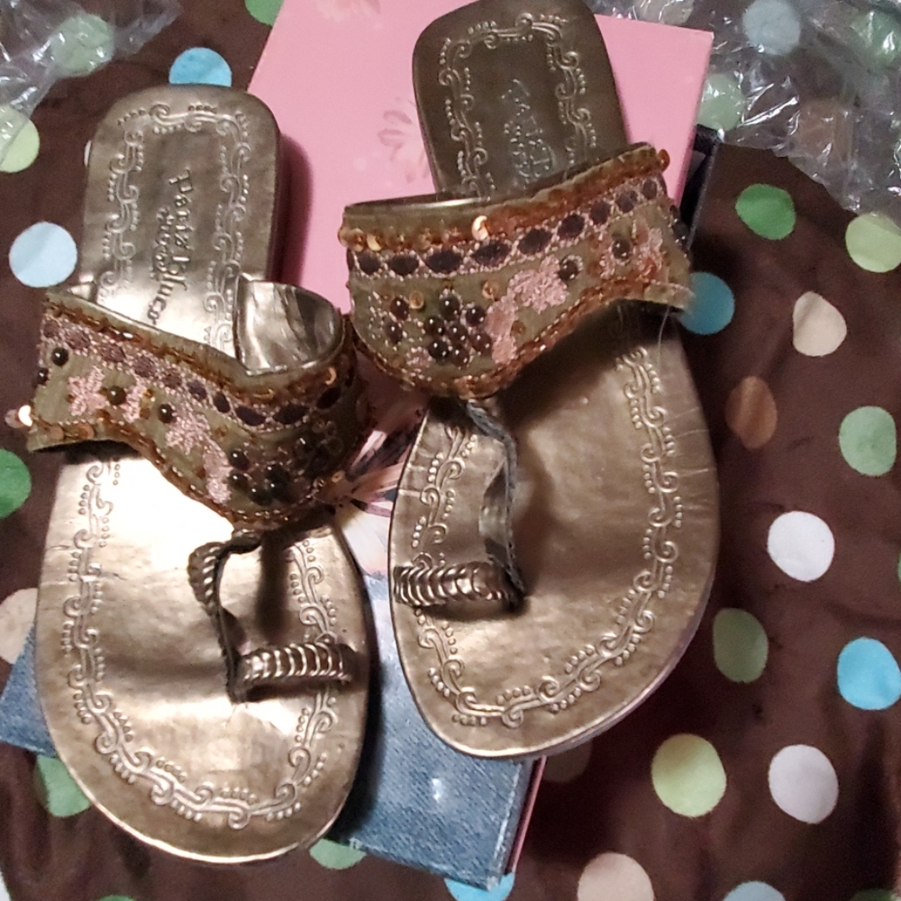 Shoes - Picture 3 of 8